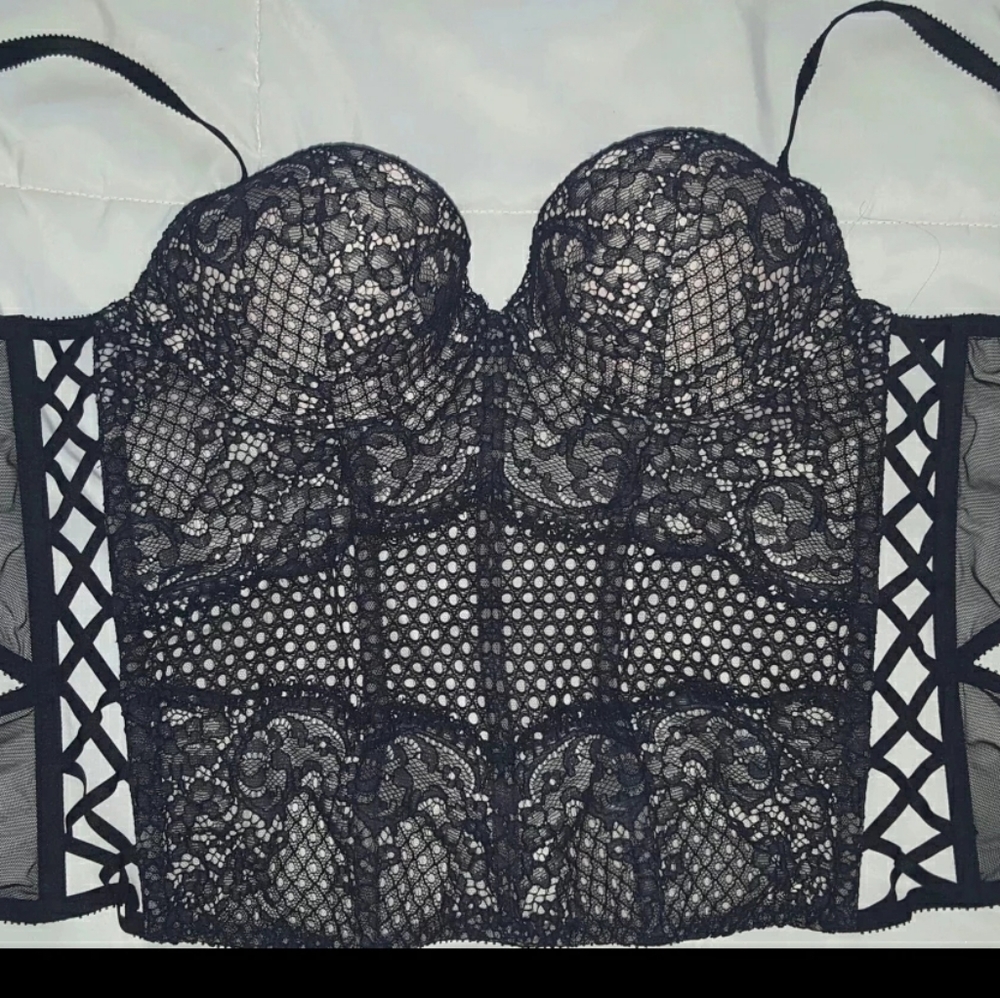 Victoria's Secret Black Corset (NWOT) 34C; Light Padding